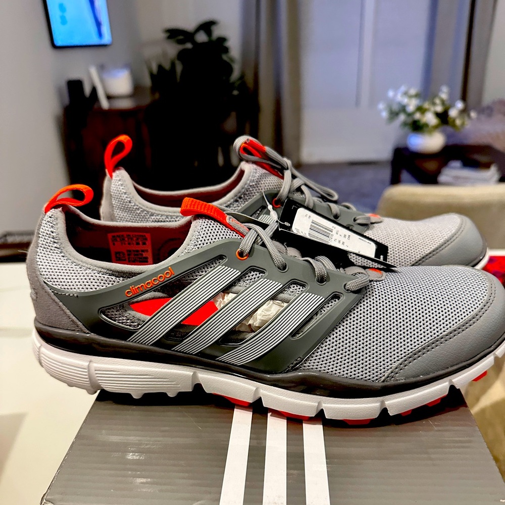 Ladies Golf Shoes Adidas size 9 NIB
